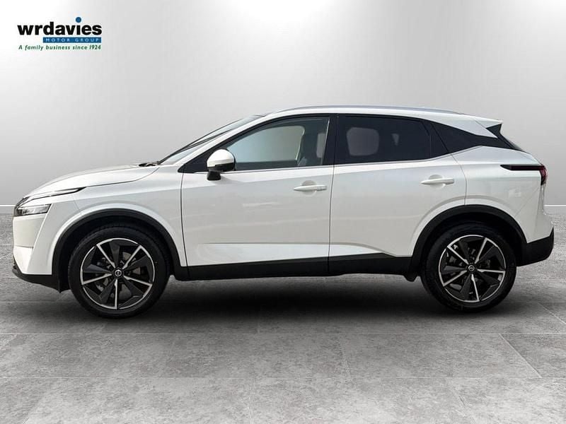 Used Nissan Qashqai Tekna 2022 Storm white SUV