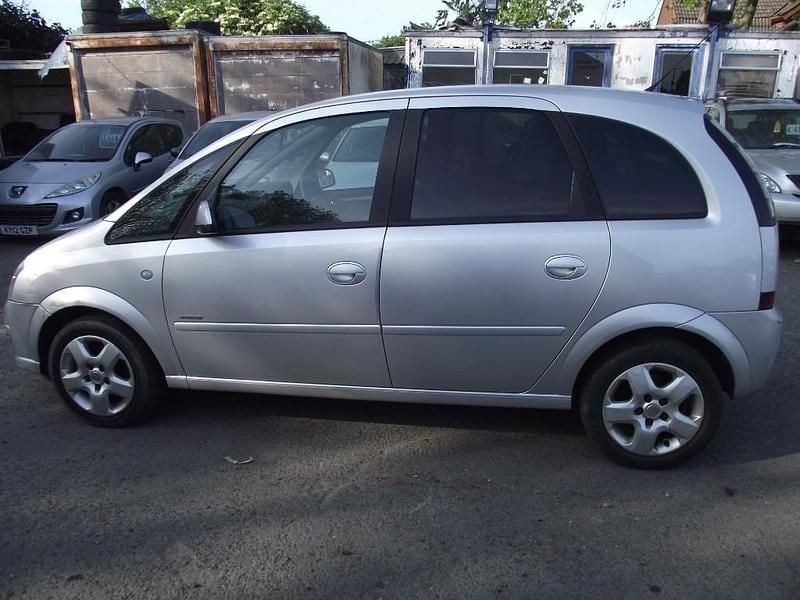 Second-hand Vauxhall Meriva 104 CP (76 kW) 2007 Argintiu Monovolum