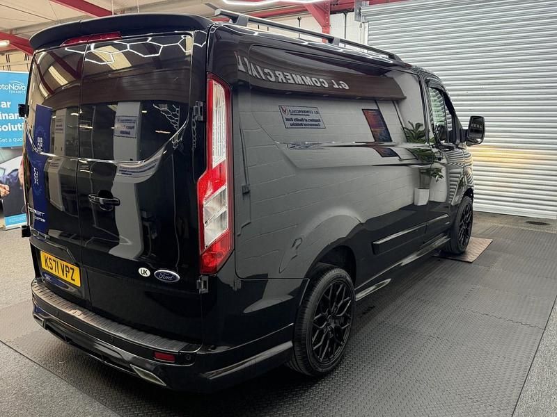 Used Ford Transit Custom Limited 130 HP (95 kW) 2022 Black Van
