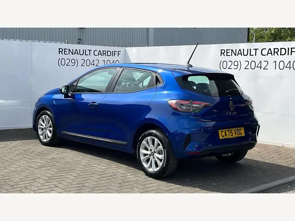Used Renault Clio Evolution 90 HP (66 kW) 2025 Blue Hatchback