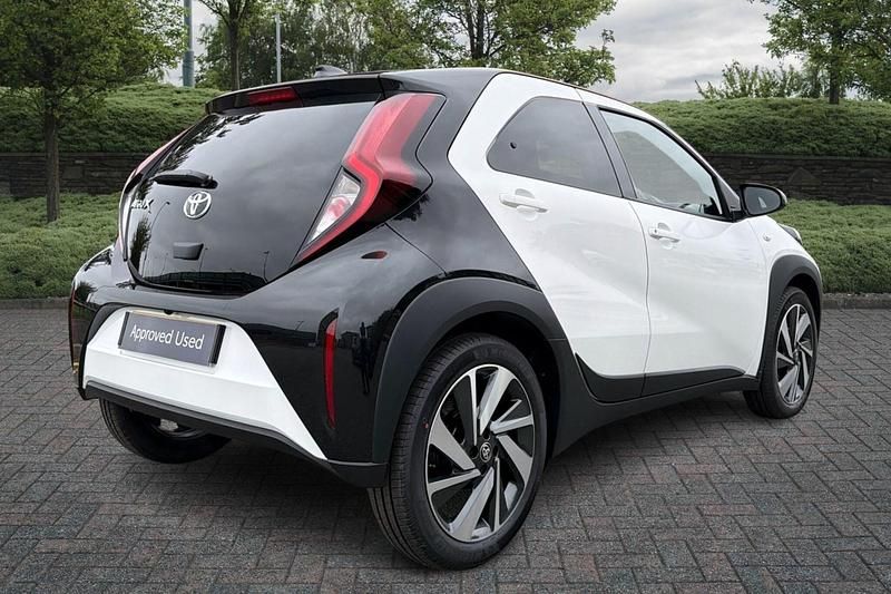 New Toyota Aygo X 72 HP (52 kW) 2025 White SUV