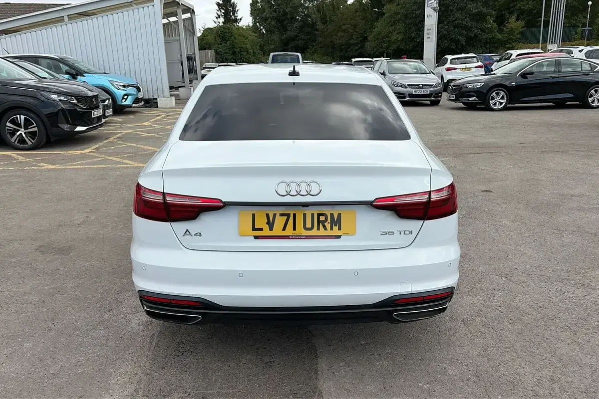 Used Audi A4 Sport 163 HP (119 kW) 2021 White Sedan