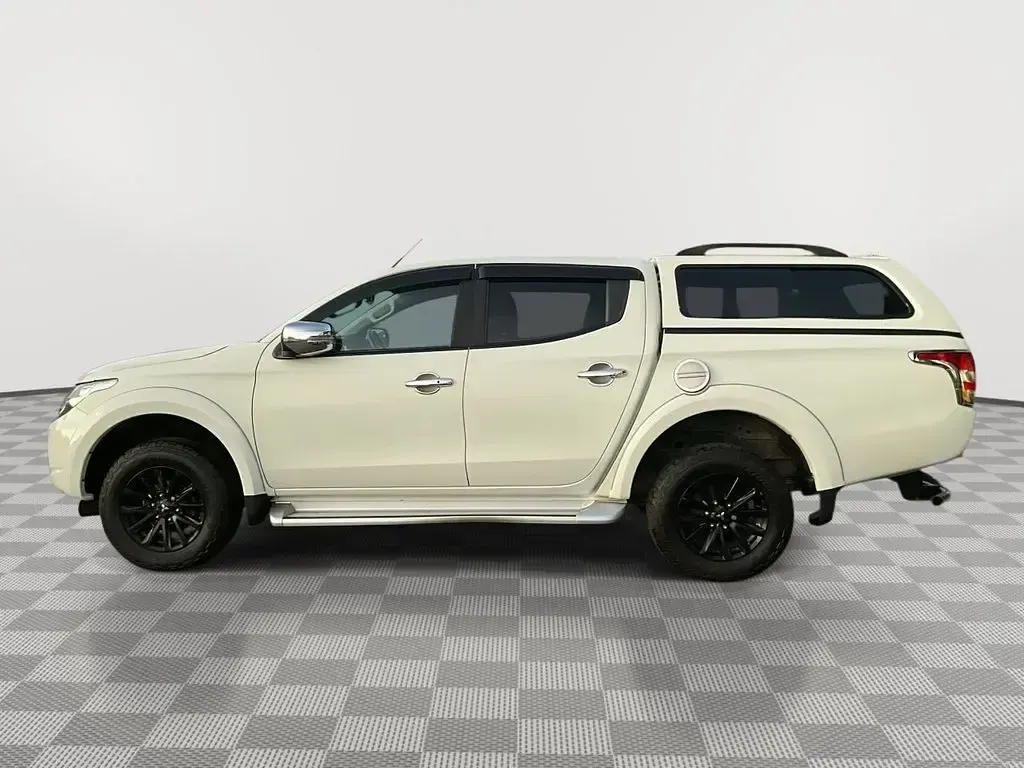 Used Mitsubishi L200 2018 White Pickup