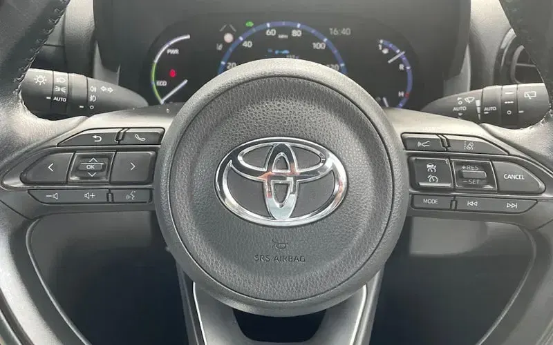 Used Toyota Yaris Cross Design 116 HP (85 kW) 2022 Black SUV