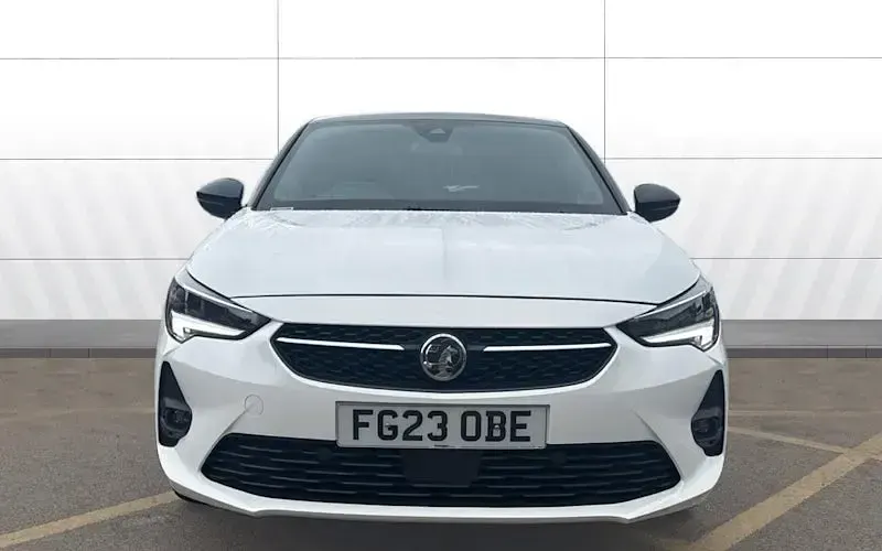 Used Vauxhall Corsa 101 HP (74 kW) 2023 White Hatchback