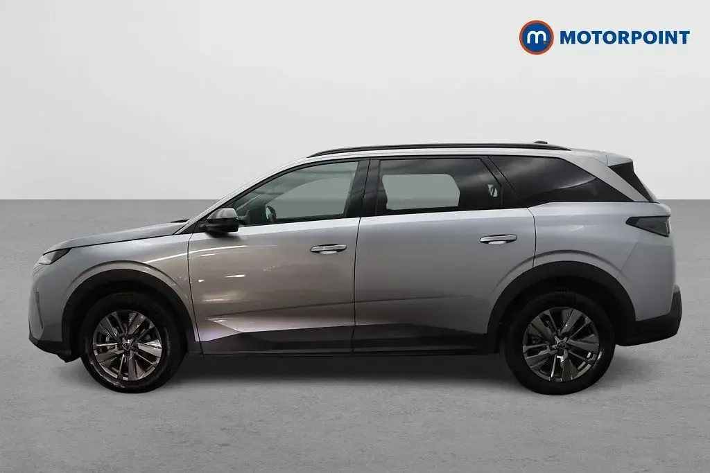Second-hand Peugeot 5008 Allure 145 CP (106 kW) 2025 Gri SUV
