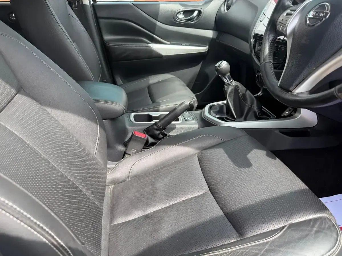 Used Nissan Navara Tekna 2019 White Pickup