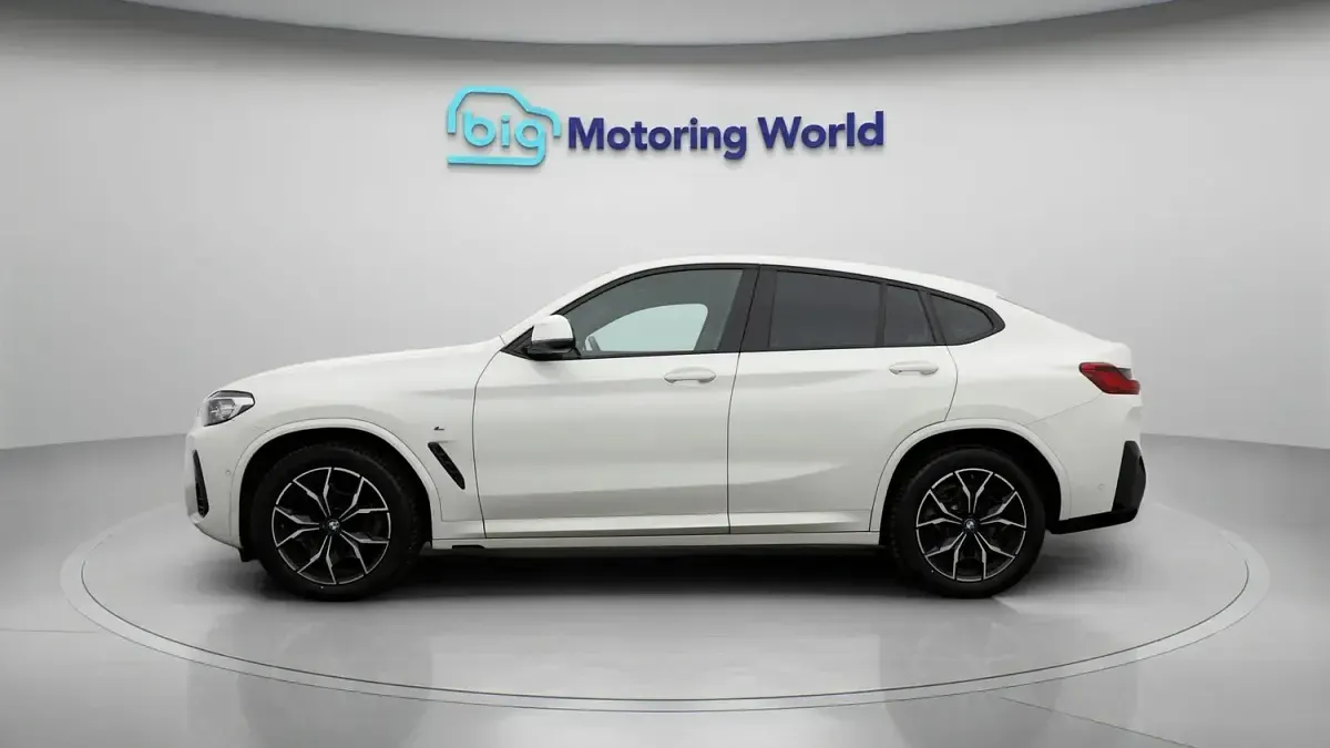 Używany BMW X4 M Sport 190 KM (139 kW) 2024 Biały SUV