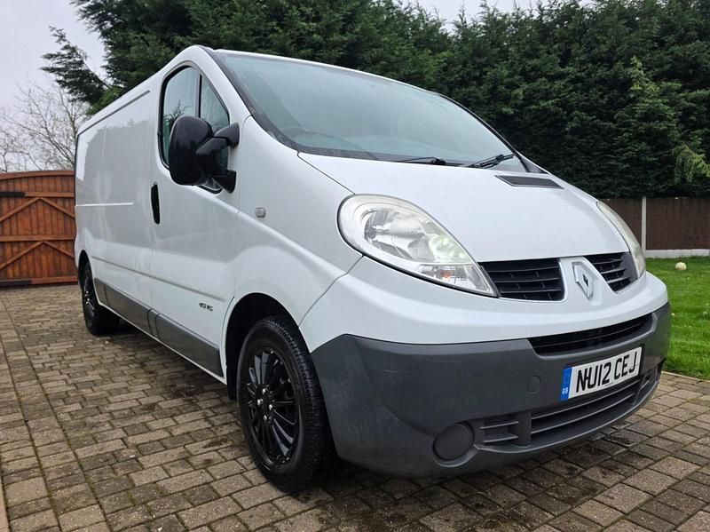 Used Renault Trafic 115 HP (84 kW) 2012 White MPV