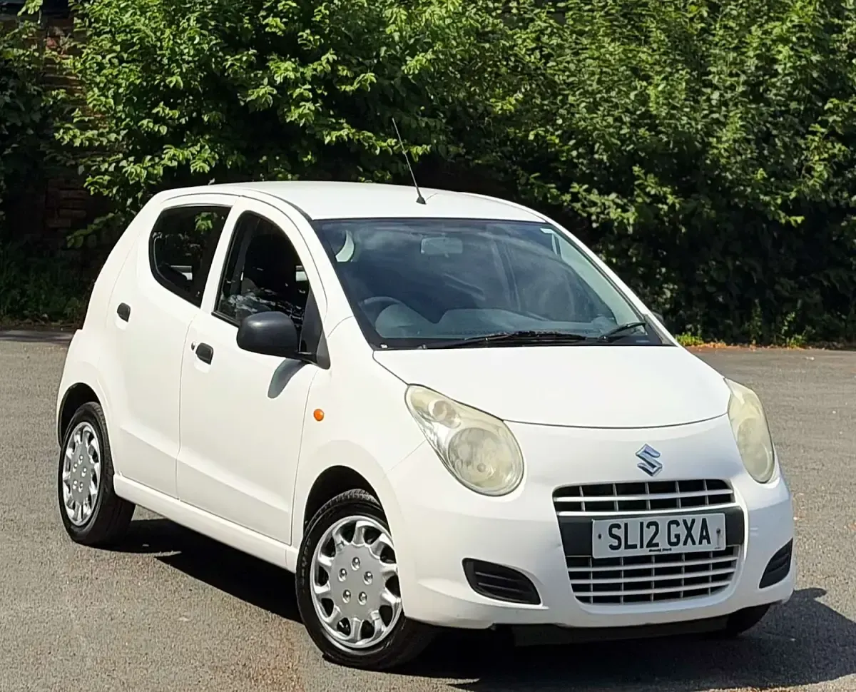 Used Suzuki Alto 68 HP (50 kW) 2012 White Hatchback