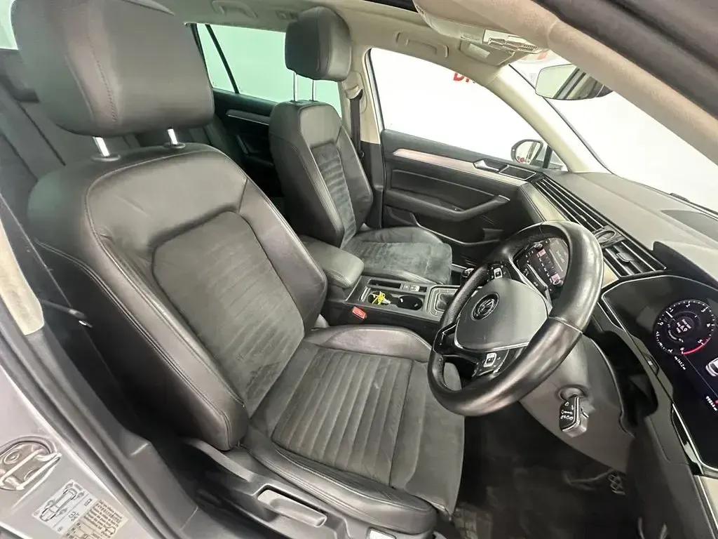Used VW Passat GT 120 HP (88 kW) 2018 Silver Estate