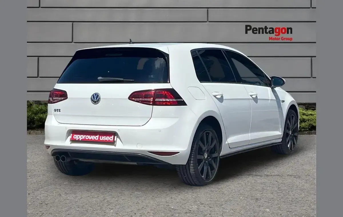 Used VW Golf VII GTE 204 HP (150 kW) 2016 White Hatchback