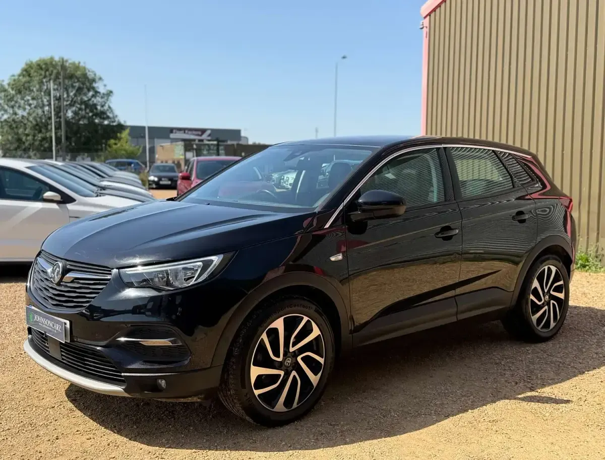 Used Vauxhall Grandland X Elite 130 HP (95 kW) 2019 Black SUV
