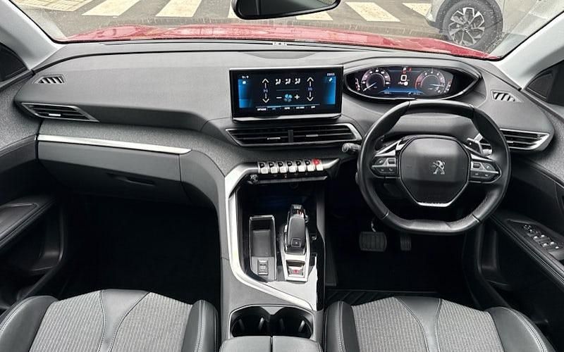 Used Peugeot 3008 Allure Premium 131 HP (96 kW) 2022 Red SUV