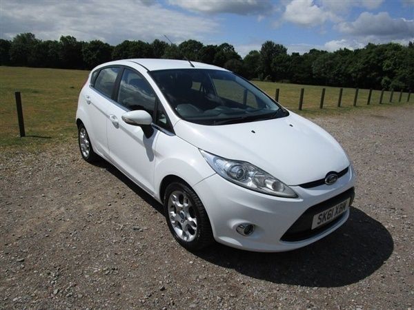 White Used 2011 Ford Fiesta Zetec Hatchback | £2,995 (Fair price) - Image 1/1