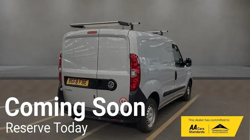 Used Vauxhall Combo 105 HP (77 kW) 2018 Silver MPV