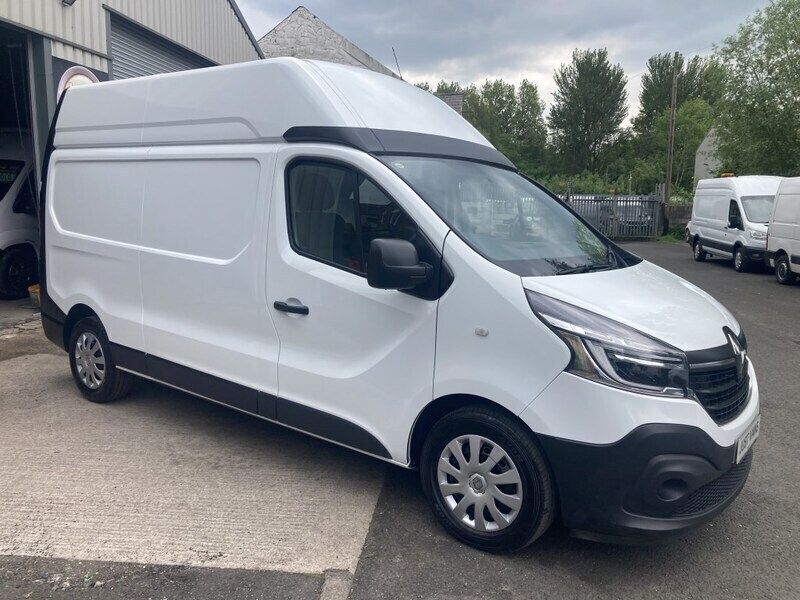 White Used 2020 Renault Trafic Business Van | £11,995 (Good price) - Image 1/4