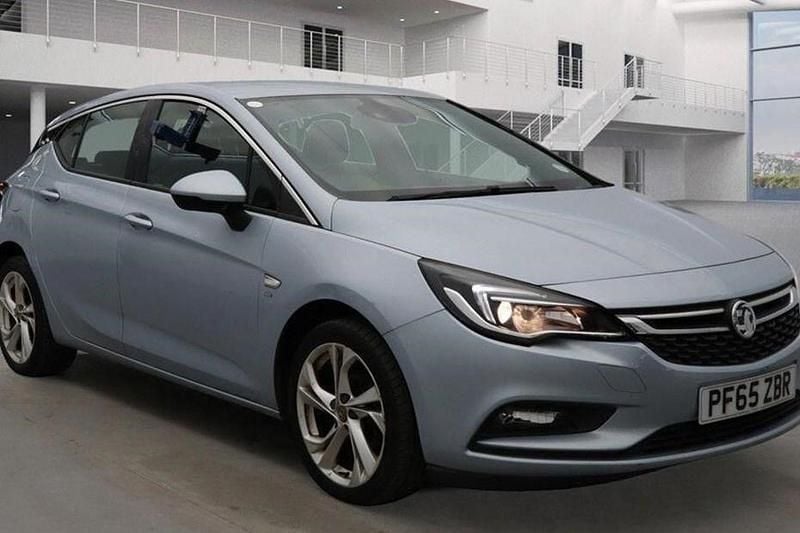 Silver Used 2016 Vauxhall Astra SRi Hatchback | £5,995 (Good price) - Image 1/1