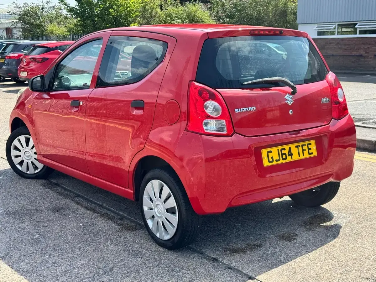 Used Suzuki Alto 68 HP (50 kW) 2014 Red Hatchback