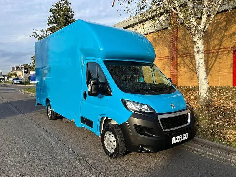 Used Peugeot Boxer S 165 HP (121 kW) 2022 Blue Van