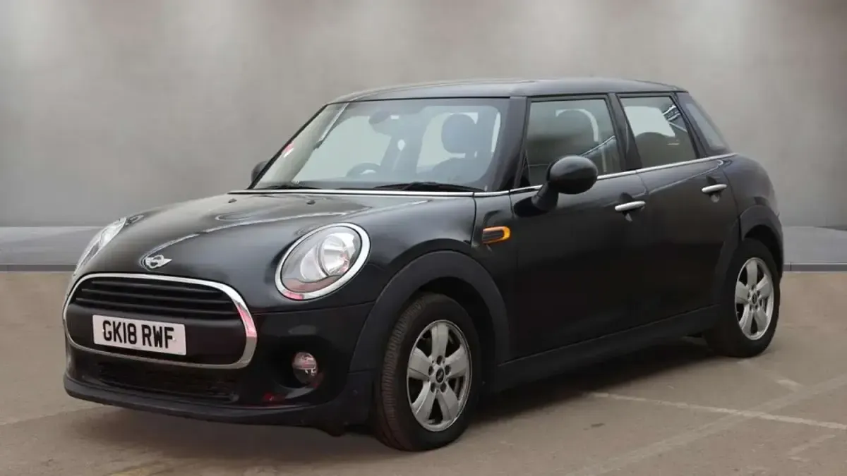 Used Mini ONE Hatch 102 HP (75 kW) 2018 Black Hatchback