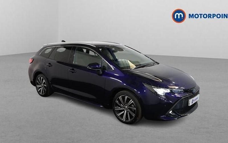 Begagnad Toyota Corolla Design 122 HK (89 kW) 2022 Kombi