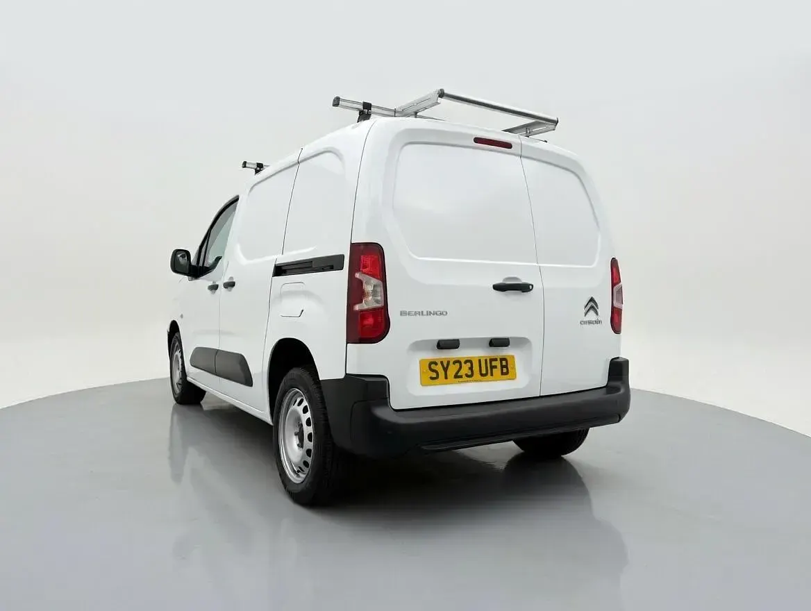 Second-hand Citroën Berlingo 100 CP (73 kW) 2023 Alb Monovolum