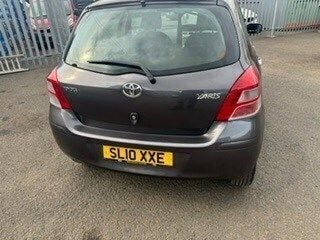 Grey Used 2010 Toyota Yaris Hatchback | £3,495 (Good price) - Image 1/4