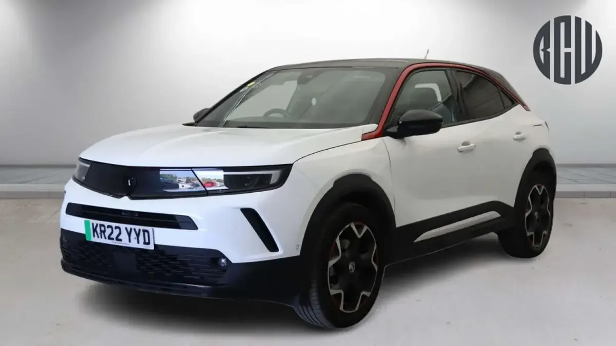 Used Vauxhall Mokka SRi 100 kW (136 HP) 2022 White SUV