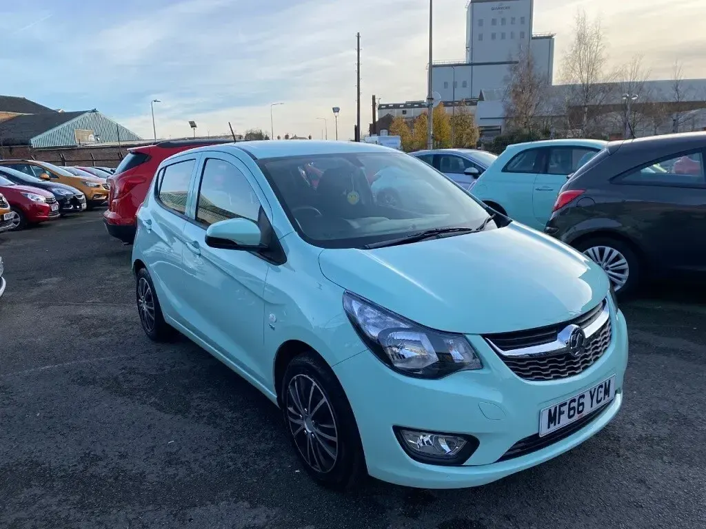 Used Vauxhall Viva 75 HP (55 kW) 2016 Green Hatchback