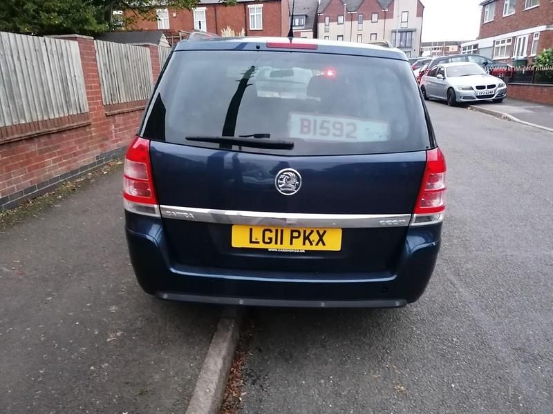 Blue Used 2011 Vauxhall Zafira MPV | £2,050 (Good price) - Image 1/4