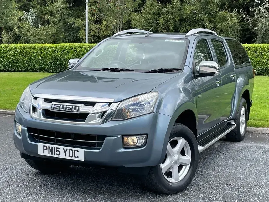 Begagnad Isuzu Pick up 161 HK (118 kW) 2015 Grå Pickup