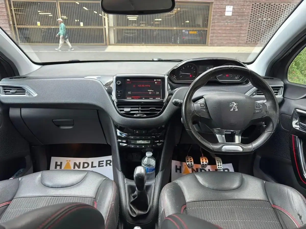 Used Peugeot 208 GT-line 2018 Grey Hatchback