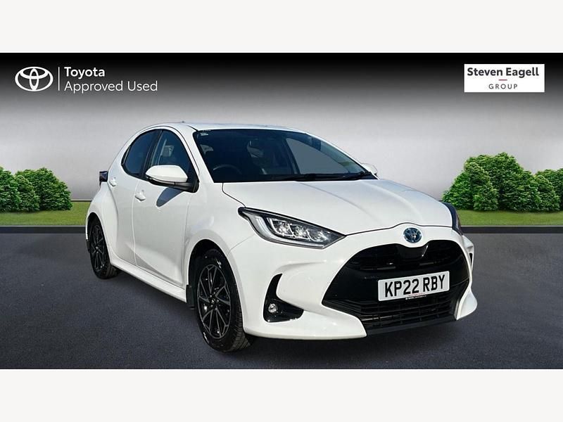 White Used 2022 Toyota Yaris Hybrid Design Hatchback | £16,164 (Fair price) - Image 1/3