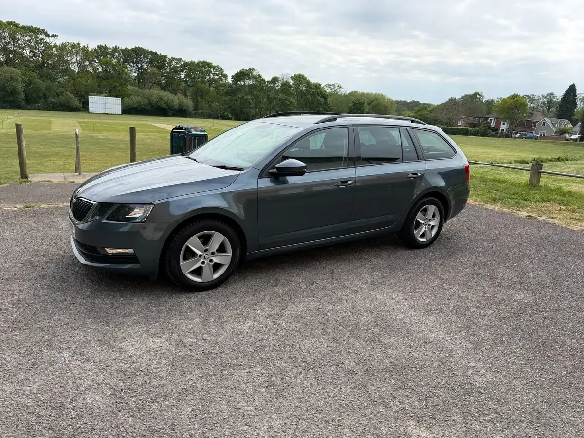 Used Skoda Octavia SE 115 HP (84 kW) 2018 Grey Estate