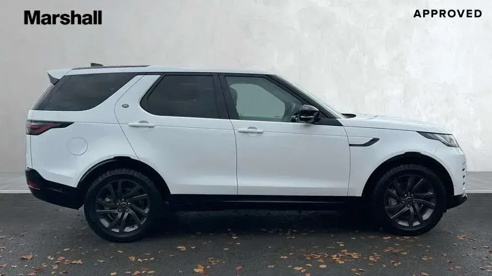 Usado Land Rover Discovery 5 SE Dynamic 300 CV (220 kW) 2022 Blanco SUV