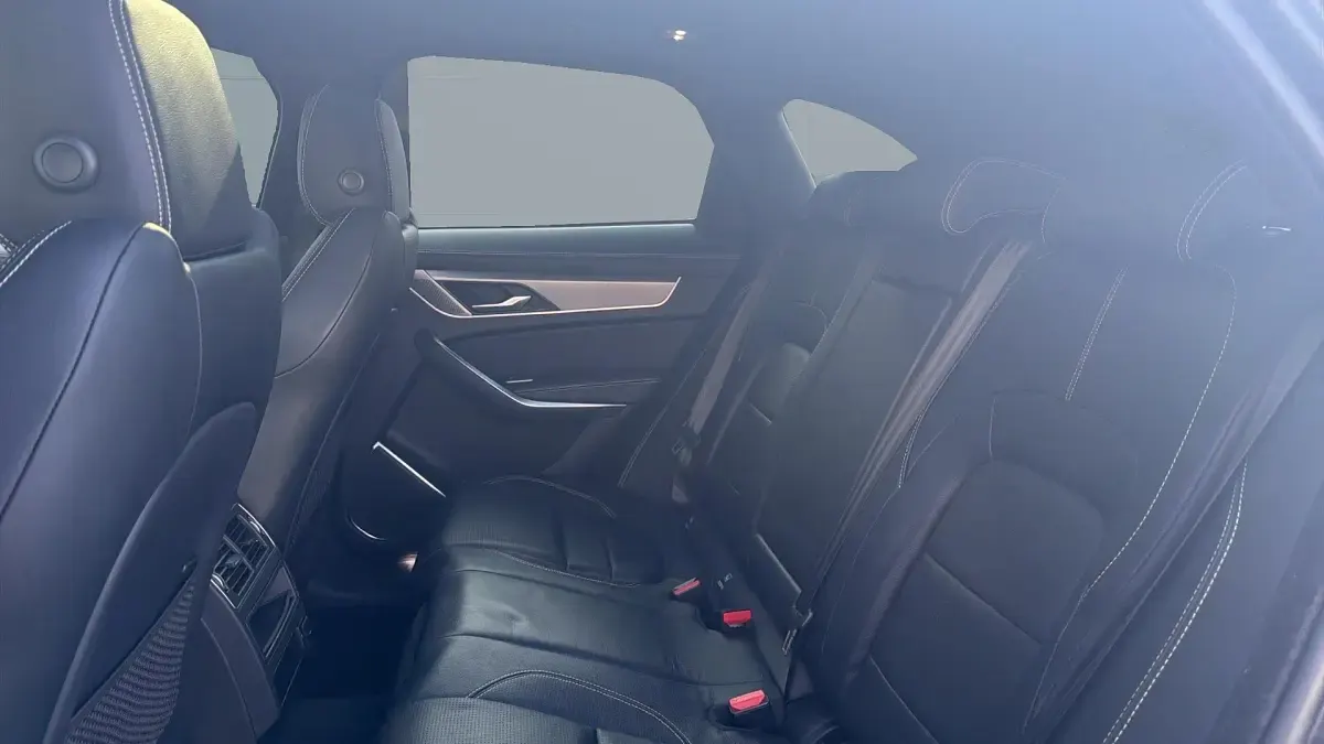 Used Jaguar F-Pace R-Dynamic 250 HP (183 kW) 2021 Eiger grey SUV