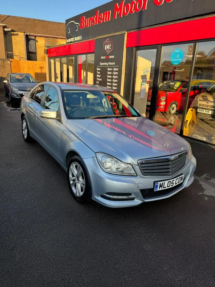 Used Mercedes C200 Executive 134 HP (98 kW) 2013 Silver Sedan