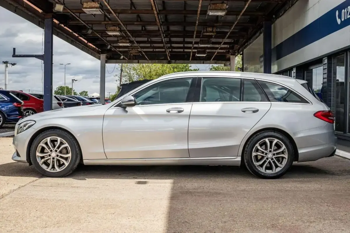 Used Mercedes C250 Premium 204 HP (150 kW) 2017 Silver Estate