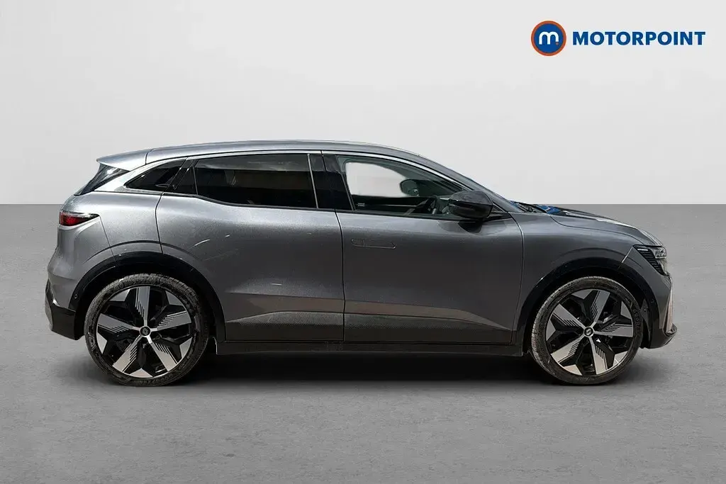 Used Renault Megane E-Tech Komfort 160 kW (218 HP) 2024 Grey Hatchback
