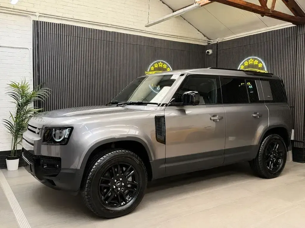 Used Land Rover Defender HSE 300 HP (220 kW) 2023 Grey SUV
