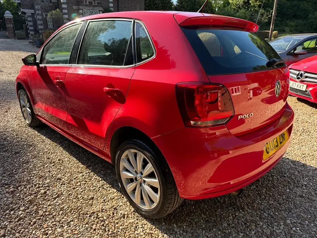 Used VW Polo SEL 105 HP (77 kW) 2013 Red Hatchback