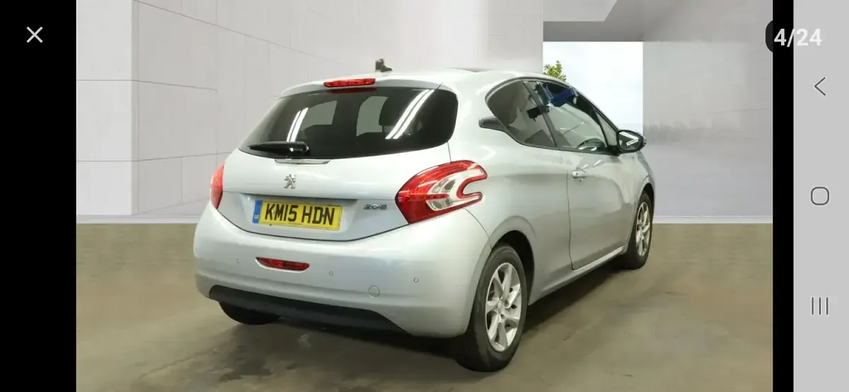 Used Peugeot 208 Style 68 HP (50 kW) 2015 Silver Hatchback