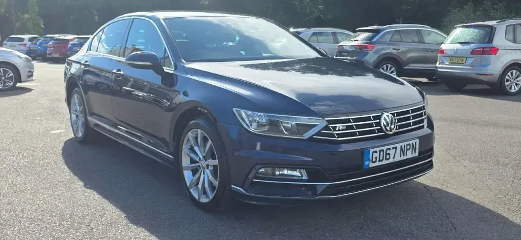 Used VW Passat R-line 150 HP (110 kW) 2017 Blue Sedan