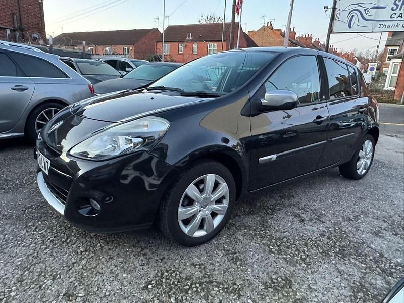 Used Renault Clio II 86 HP (63 kW) 2010 Black Hatchback