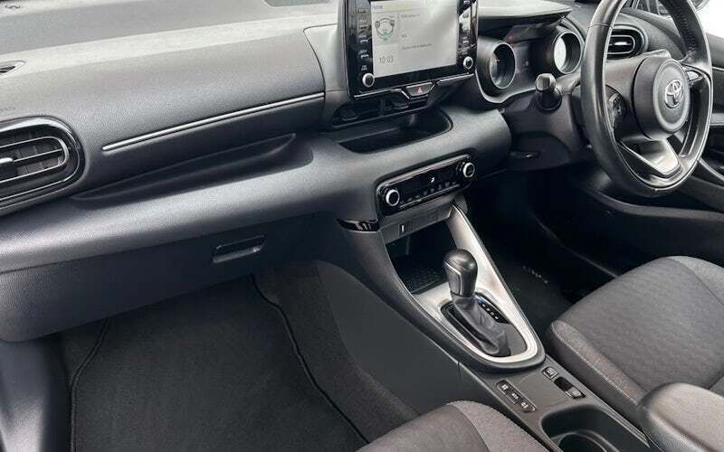 Image 2/4