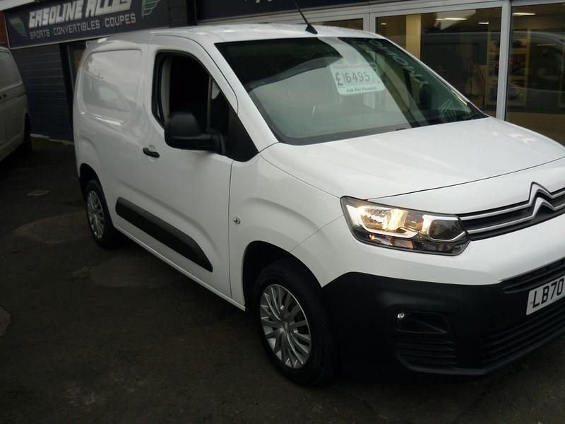 White Used 2020 Citroën Berlingo Start MPV | £6,495 (Good price) - Image 1/4