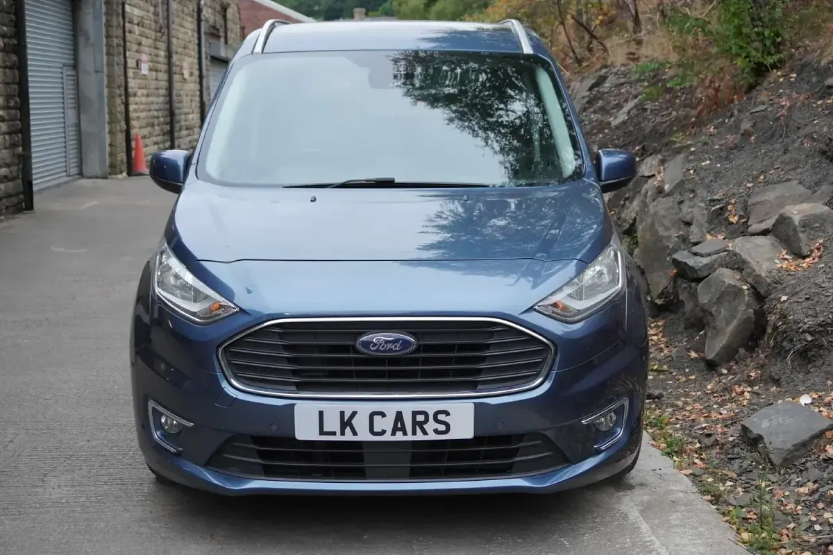 Used Ford Tourneo Connect Titanium 2019 Blue MPV