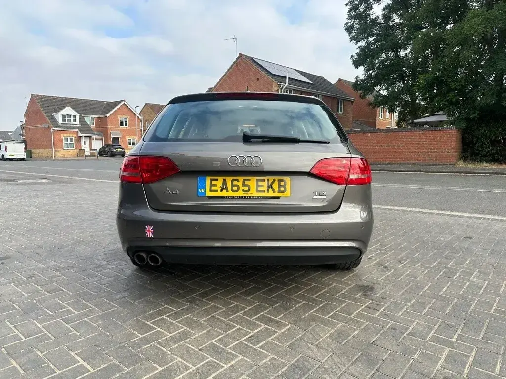 Used Audi A4 163 HP (119 kW) 2015 Grey Estate
