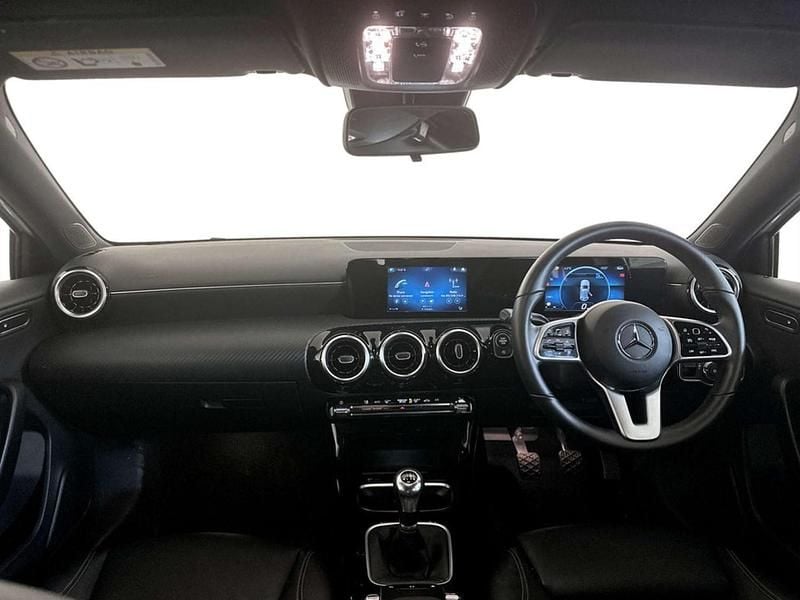 Used Mercedes A180 SE 136 HP (100 kW) 2021 White Hatchback